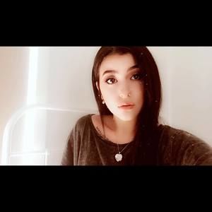 Meet your Posher, Leah